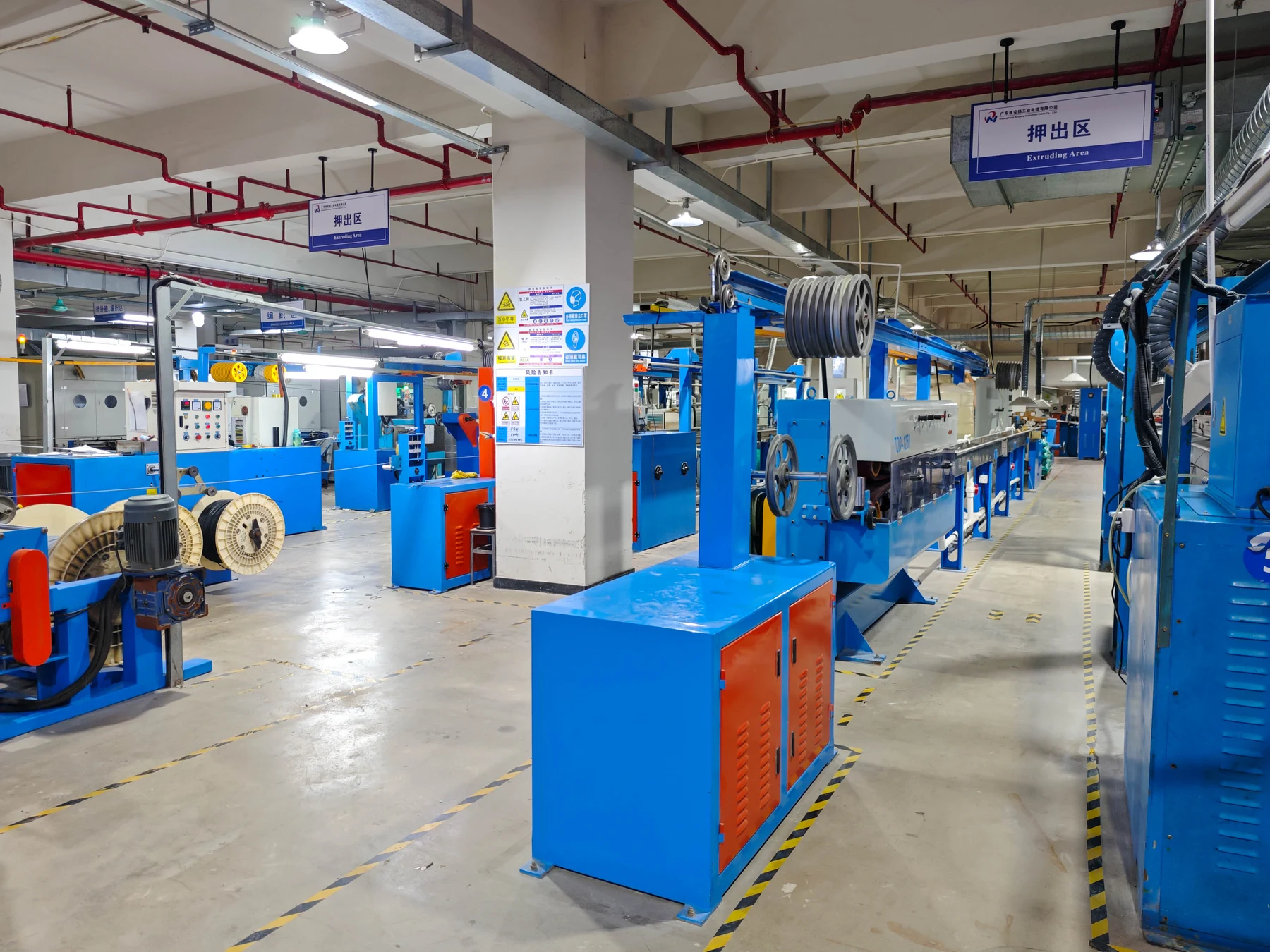 Cable extrusion equipment in the ANYANG production workshop