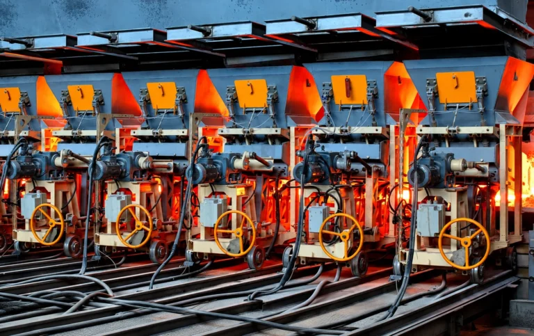 Heating equipment along a glass processing line